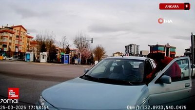 Ankara'da kavşakta aracına arkadan çarpan şoförün elini öptü