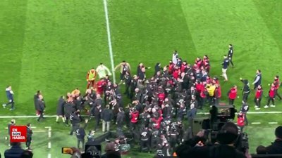 Fenerbahçe-Galatasaray derbisinde kavga çıktı