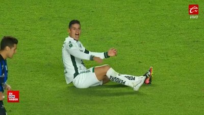 James Rodriguez, hakeme krampon fırlattı