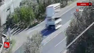 Mersin'de hızla gelen otomobil dönen kamyonete çarptı