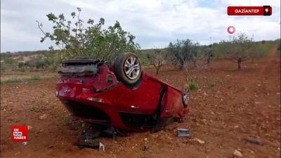 Gaziantep'te lastiği patlayan otomobil fıstık bahçesine uçtu