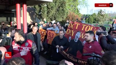 Galatasaray, Samsun'da çiçeklerle karşılandı