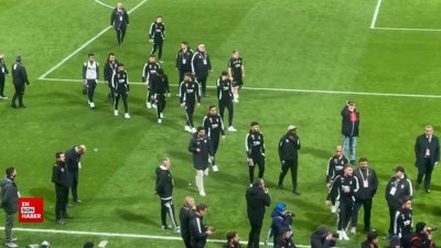 Beşiktaş tribünleri, futbolcuları ıslıkladı