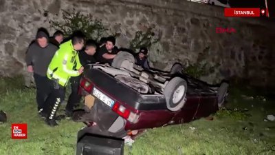 İstanbul'da sürücüsünün kontrolünü kaybettiği otomobil 4 metreden düştü