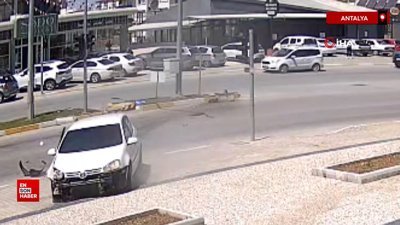 Antalya’da ‘U’ dönüşü yapmaya hazırlanırken kazaya sebebiyet verdi