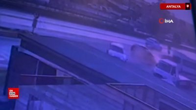 Manavgat'ta 3 araç kazaya karıştı