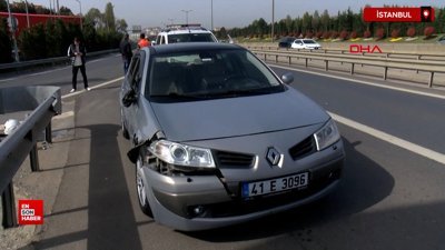 İstanbul Kartal'da motosiklet otomobile çarptı