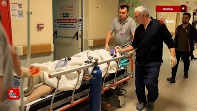 Bursa'da motosikleti kontrolden çıkan genç sürücü duvara ve direğe çarptı