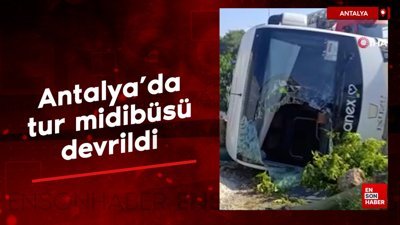 Antalya’da tur midibüsü devrildi
