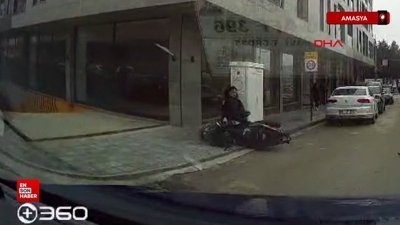 Amasya'da otomobille çarpışan motosikletli yaralandı