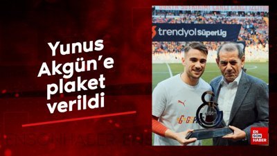 Galatasaray'da Yunus Akgün'e plaket verildi