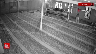 Kocaeli'de otomobil camiye daldı