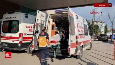 Bursa'da otomobille çarpışan motosikletteki 2 kişi yaralandı