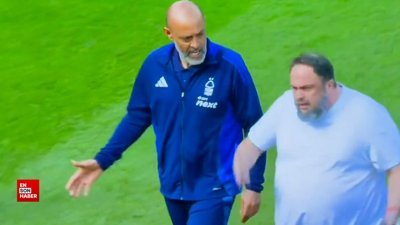 İngiltere Premier Ligi'nde şaşırtan olay: Başkan sahada teknik direktörle tartıştı