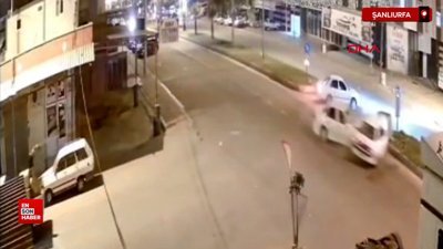 Şanlıurfa’da otomobiller çarpıştı