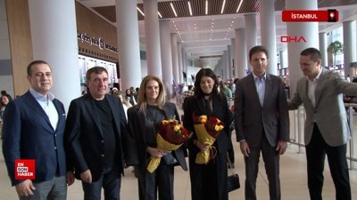 Hagi ve Popescu UEFA Kupası zaferinin yıl dönümü için İstanbul’a geldi