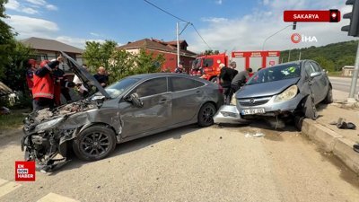 Sakarya'da otomobiller çarpıştı