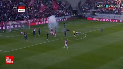 Sırbistan'da final maçında sahaya patlayıcı madde atıldı