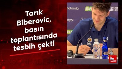 Tarık Biberovic, basın toplantısında tesbih çekti