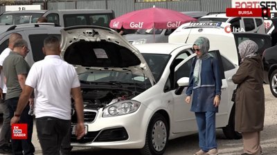 Bursa'da ikinci el oto pazarında bayram havası