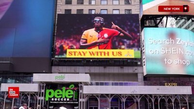 Times Meydanı'nda Galatasaraylı taraftardan Osimhen'e 