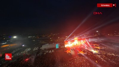 Galatasaraylı taraftarlar, Yenikapı'yı doldurdu