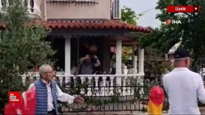 İzmir’de 84 yaşındaki vatandaş, Galatasaray’ı davul zurnayla kutladı