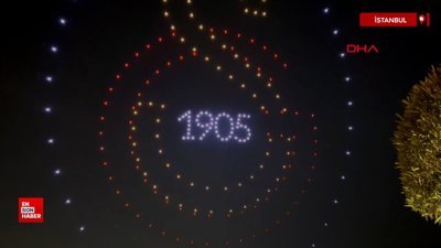 Galatasaray, gökyüzünü sarı-kırmızı yaptı