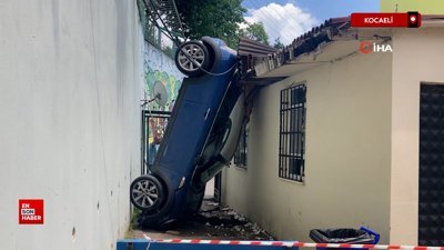 Kocaeli'de otomobil okul bahçesine uçtu