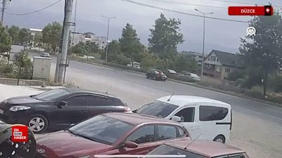 Düzce'de otomobil yayaya çarptı