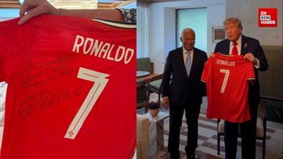 Donald Trump’a, Cristiano Ronaldo’nun imzaladığı forma hediye edildi