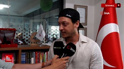 Mesut Özil, öğrencilerle bir araya geldi