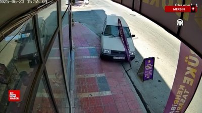 Mersin'de otomobilin iş yerine çarpma anı