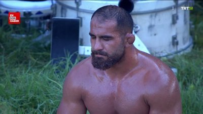 Orhan Okulu'nun başpehlivanlığı kazandığı anlar