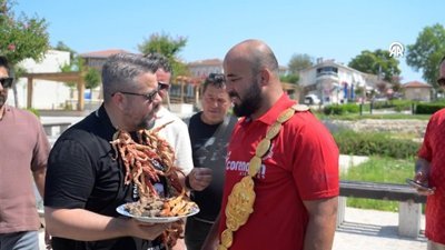 Başpehlivan Orhan Okulu, memleketi Antalya'ya gitti