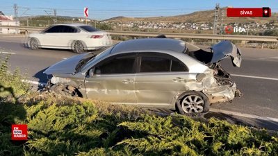 Sivas'ta otomobil bariyerlere çarptı