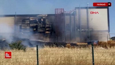 Tekirdağ'da fabrikada palet yangınında 4 kişi dumandan etkilendi