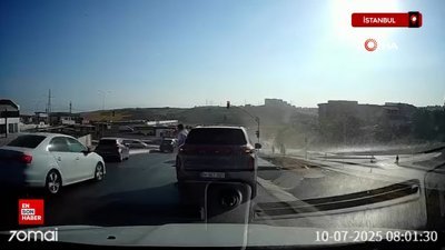 Başakşehir’de 10 aracın karıştığı zincirleme kaza anı