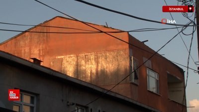 İstanbul Ümraniye’de 3 katlı binanın çatısında korkutan yangın