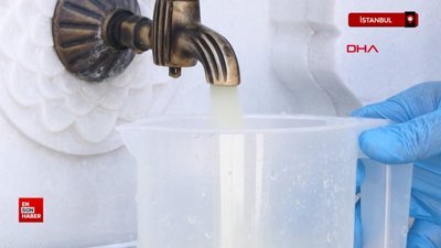 İstanbul'da camii avlusunda çeşmeden limonata aktı