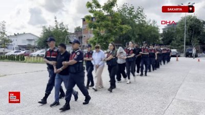 Sakarya'da dizayn araç dolandırıcılığı şüphelileri adliyede