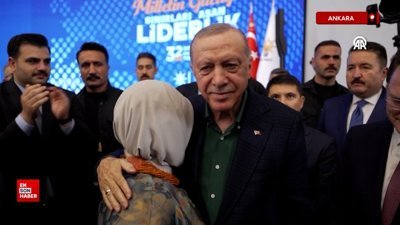 AK Parti kampında Emine Erdoğan'ın duygusal anları