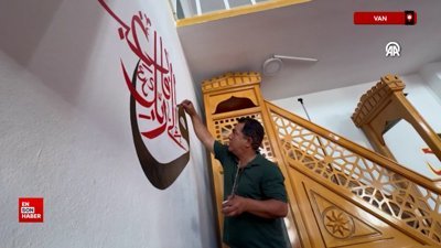 Van'da gönüllü nakkaş iki yılda 20 caminin duvarlarını ayet ve işlemelerle süsledi