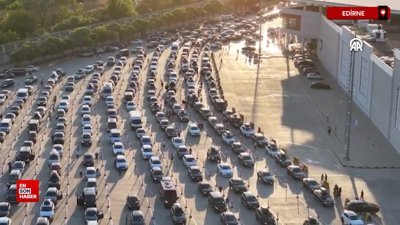 Kapıkule'de sezonun en hareketli günü yaşandı