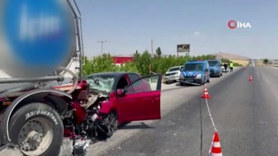 Afyonkarahisar'da otomobil süt tankerine çarptı