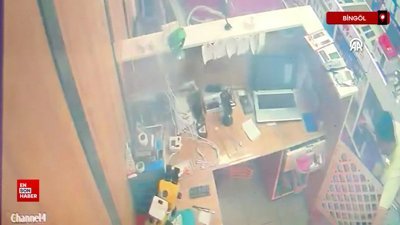 Bingöl’de cep telefonu bataryasının patlama anı