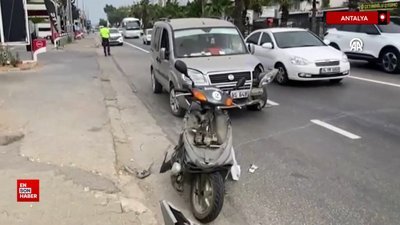 Antalya’da hafif ticari araç ile motosikletin çarpıştığı kaza anı