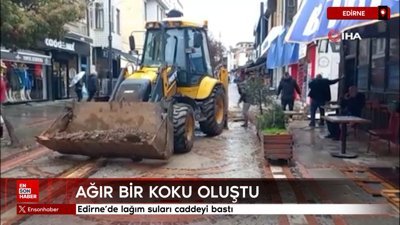 Edirne'de lağım suları caddeyi bastı
