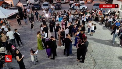 Eskişehir'de 37 yıl önceki askerlik arkadaşlıklarını sürdürüyorlar