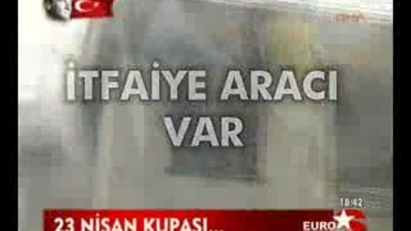  taş köprü belediyesi susuz itfaiye aracına su taşıyan köylüler